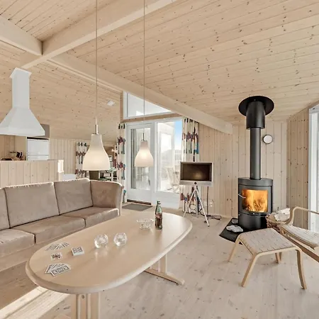 Nyaraló 2 Bedroom Beautiful In Hvide Sande