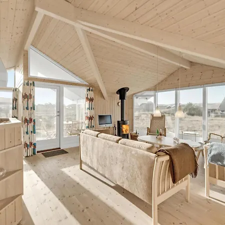 2 Bedroom Gorgeous In Hvide Sande Bjerregård