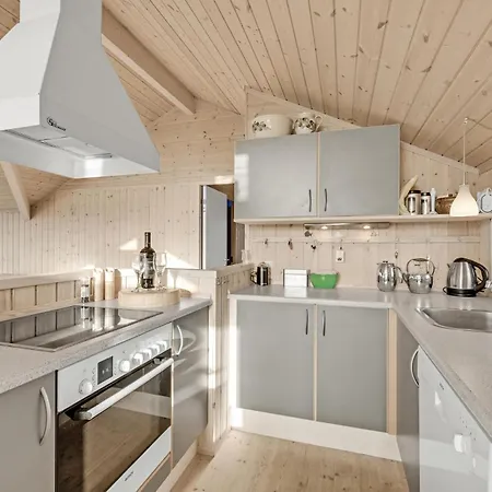 Nyaraló 2 Bedroom Beautiful In Hvide Sande *